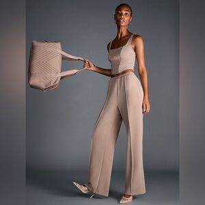 Victoria’s Secret Featherweight‎ Knit Wide Leg Pant size L beige nwt